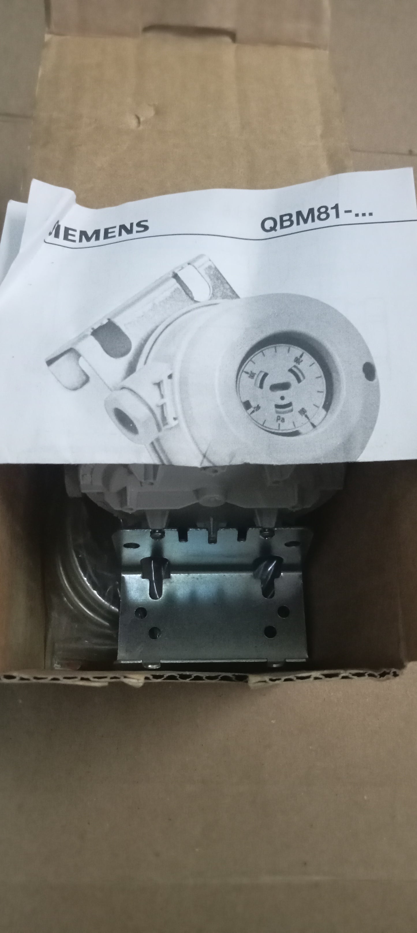 SEIMENS QBM81-3 Diff. Pressure Sensor Air DC 0 10V 1000Pa