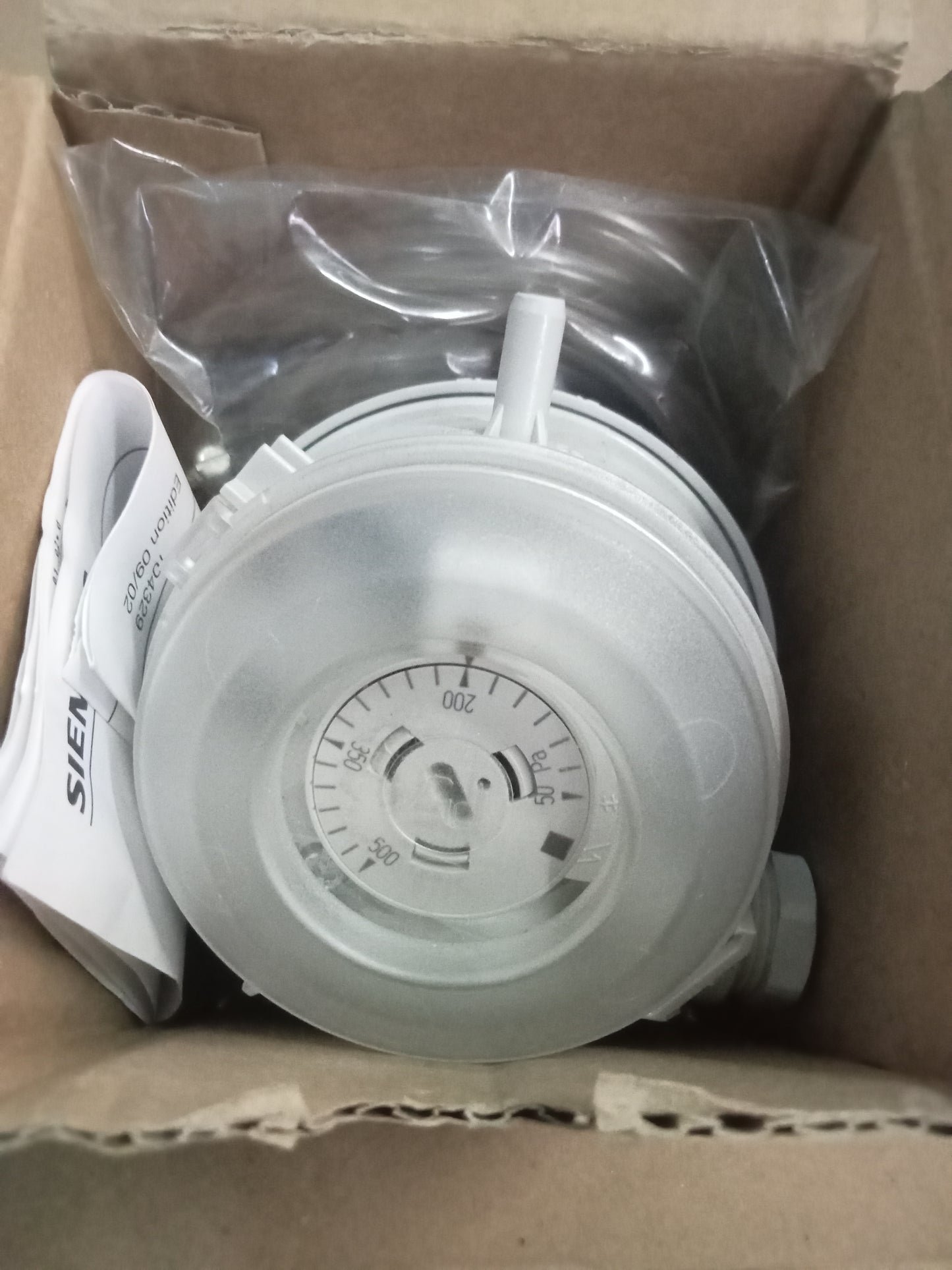 NEW SIEMENS air channel differential pressure switch QBM81-5 Fast Delivery