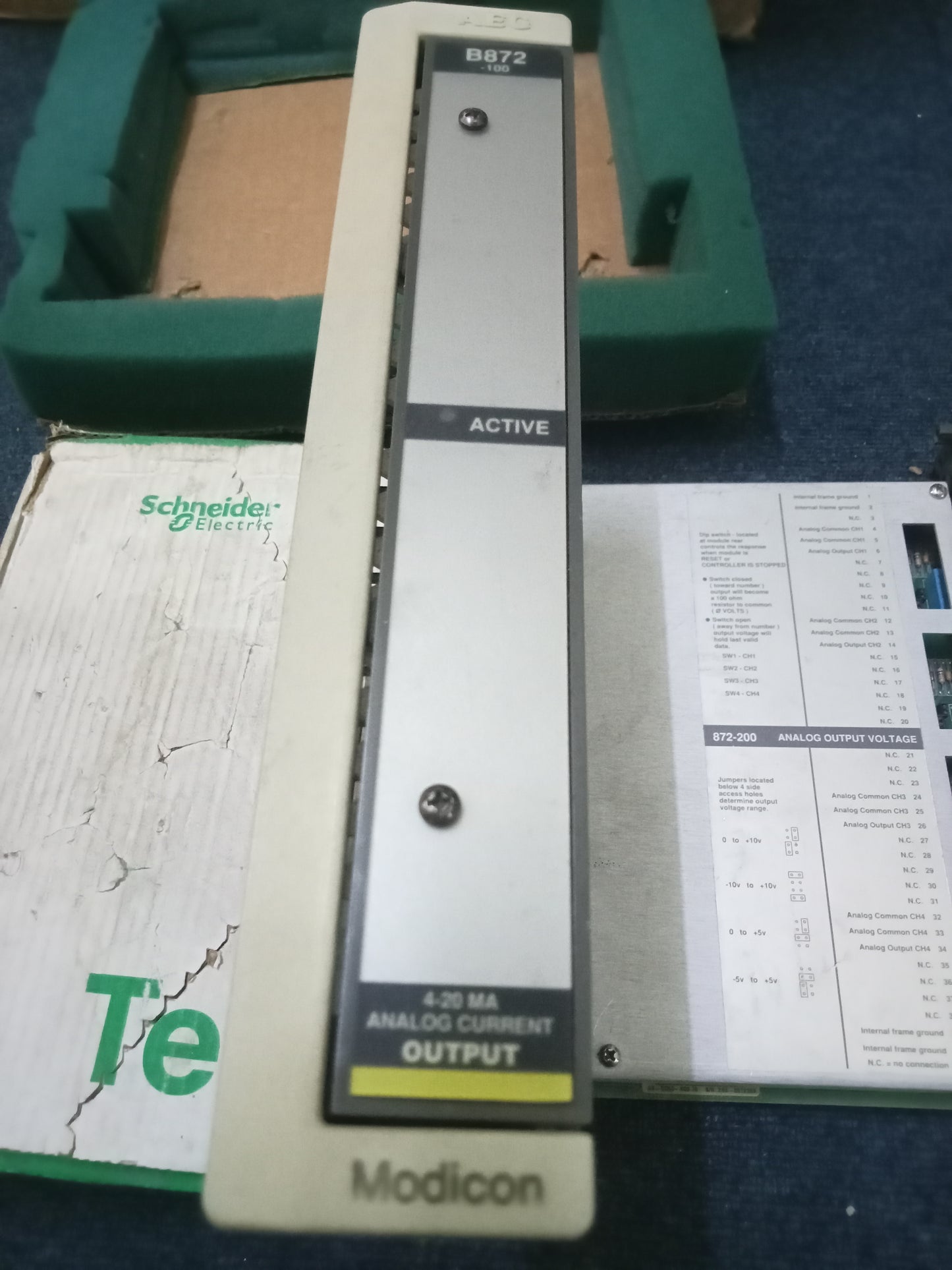 AEG Modicon Output Module AS-B872-100 Used