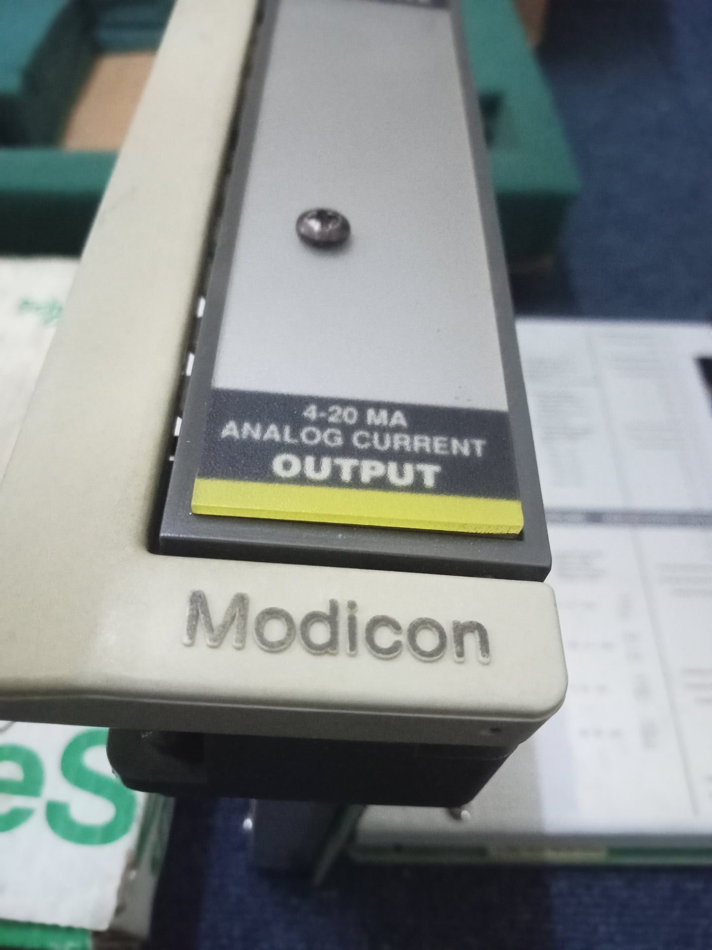 AEG Modicon Output Module AS-B872-100 Used