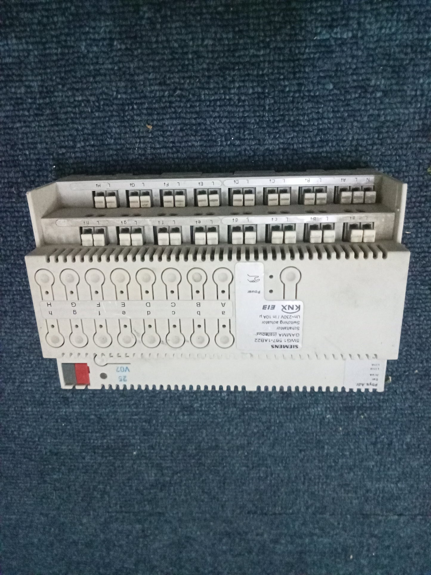SIEMENS KNX instabus EIB 5WG1 567-1AB22 SWITCH ACTUATOR 16X