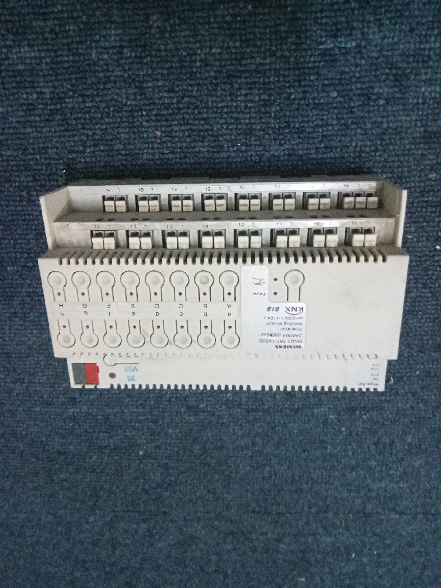 SIEMENS KNX instabus EIB 5WG1 567-1AB22 SWITCH ACTUATOR 16X