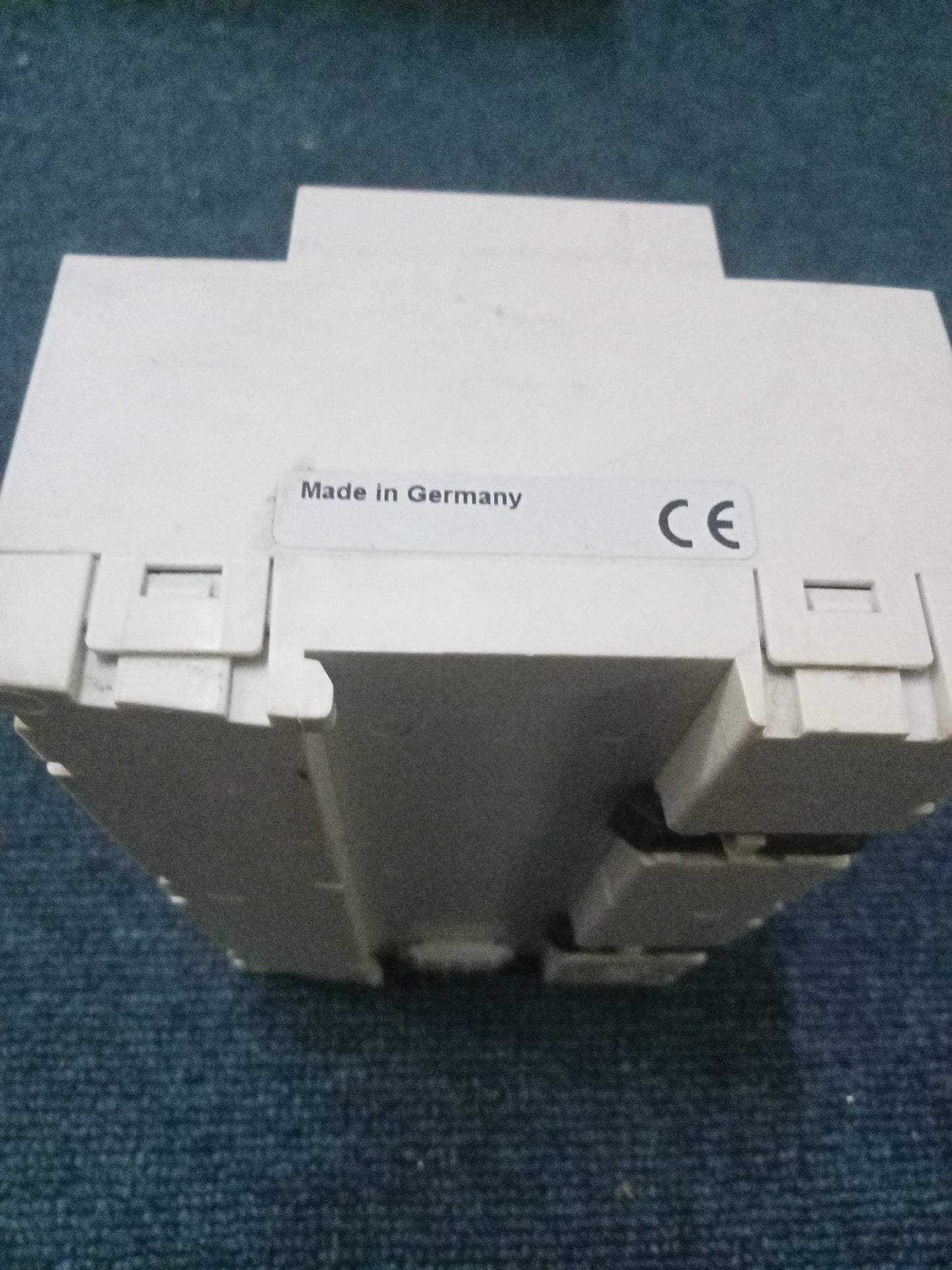 SIEMENS KNX instabus EIB 5WG1 567-1AB22 SWITCH ACTUATOR 16X