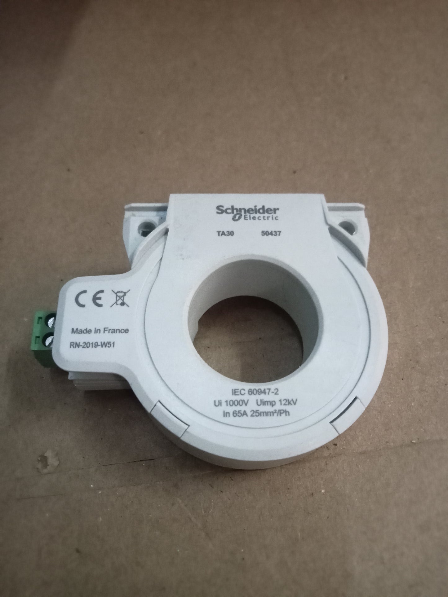 SCHNEIDER TA30 50437 E227573 65A 12KV 25mm2 current sensor TA