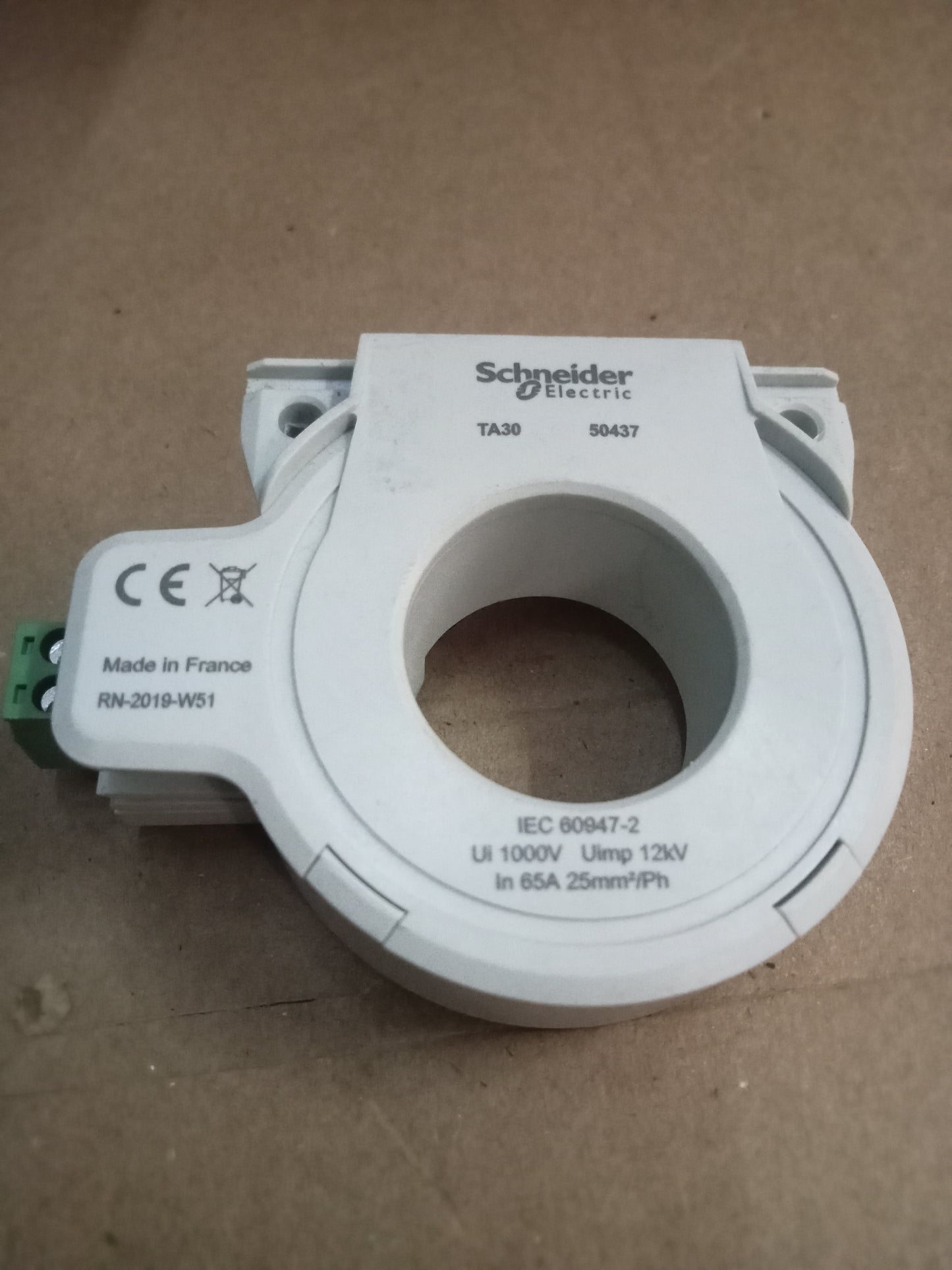 SCHNEIDER TA30 50437 E227573 65A 12KV 25mm2 current sensor TA