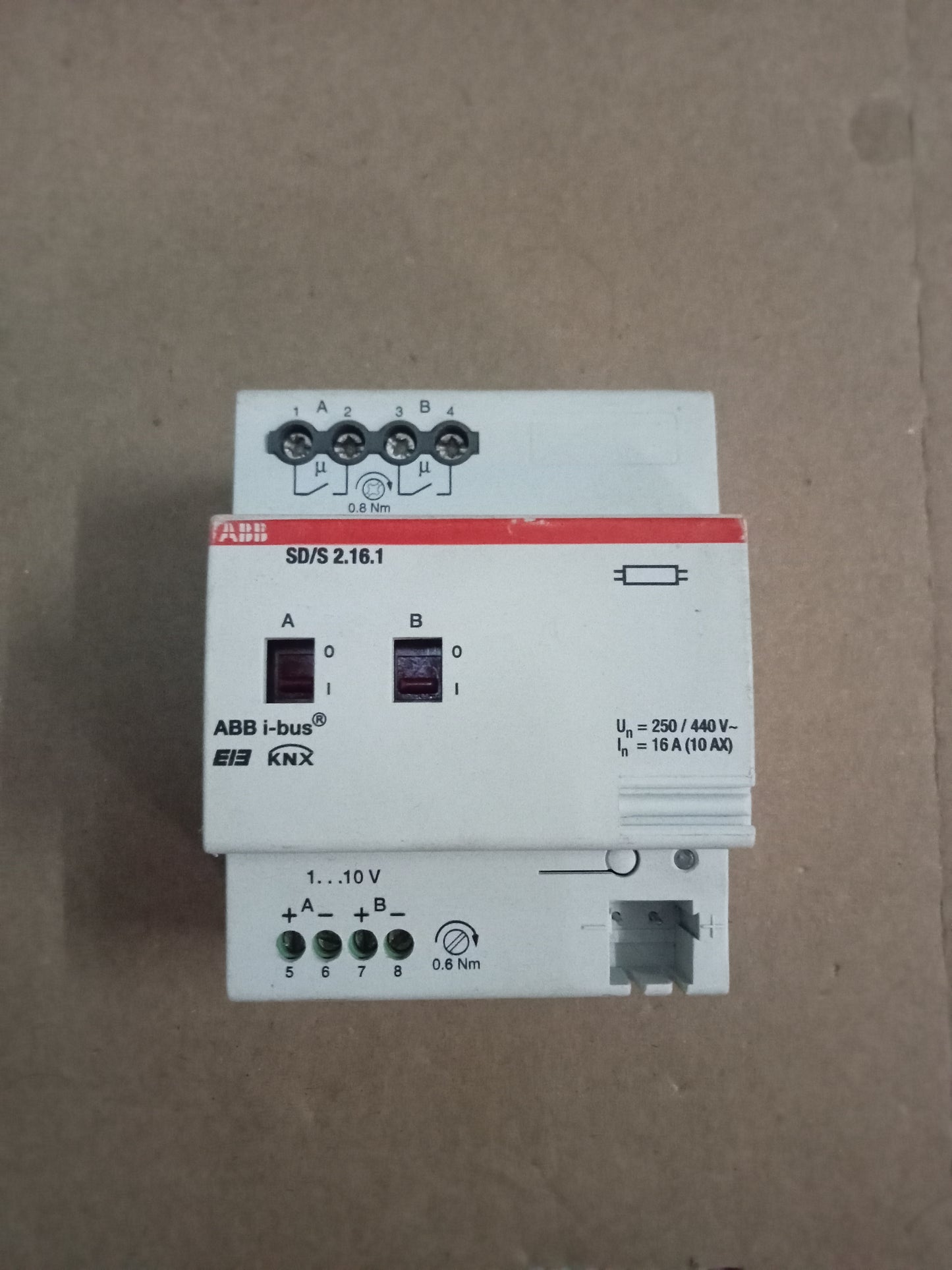 ABB SD/S 2.16.1 Switch Actuator 2CDG 110 079 R0011