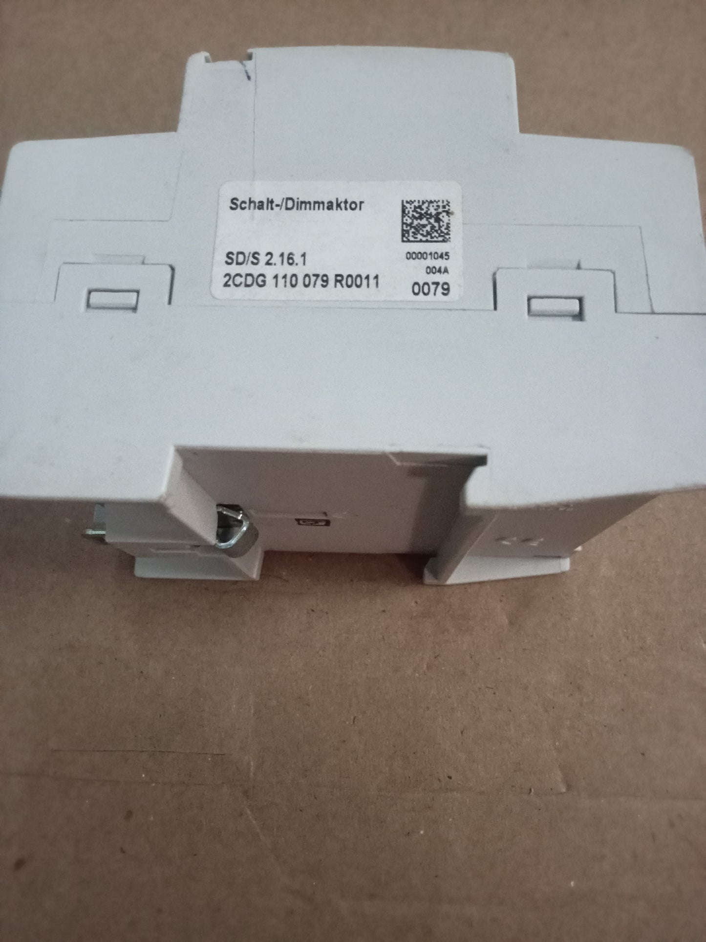 ABB SD/S 2.16.1 Switch Actuator 2CDG 110 079 R0011