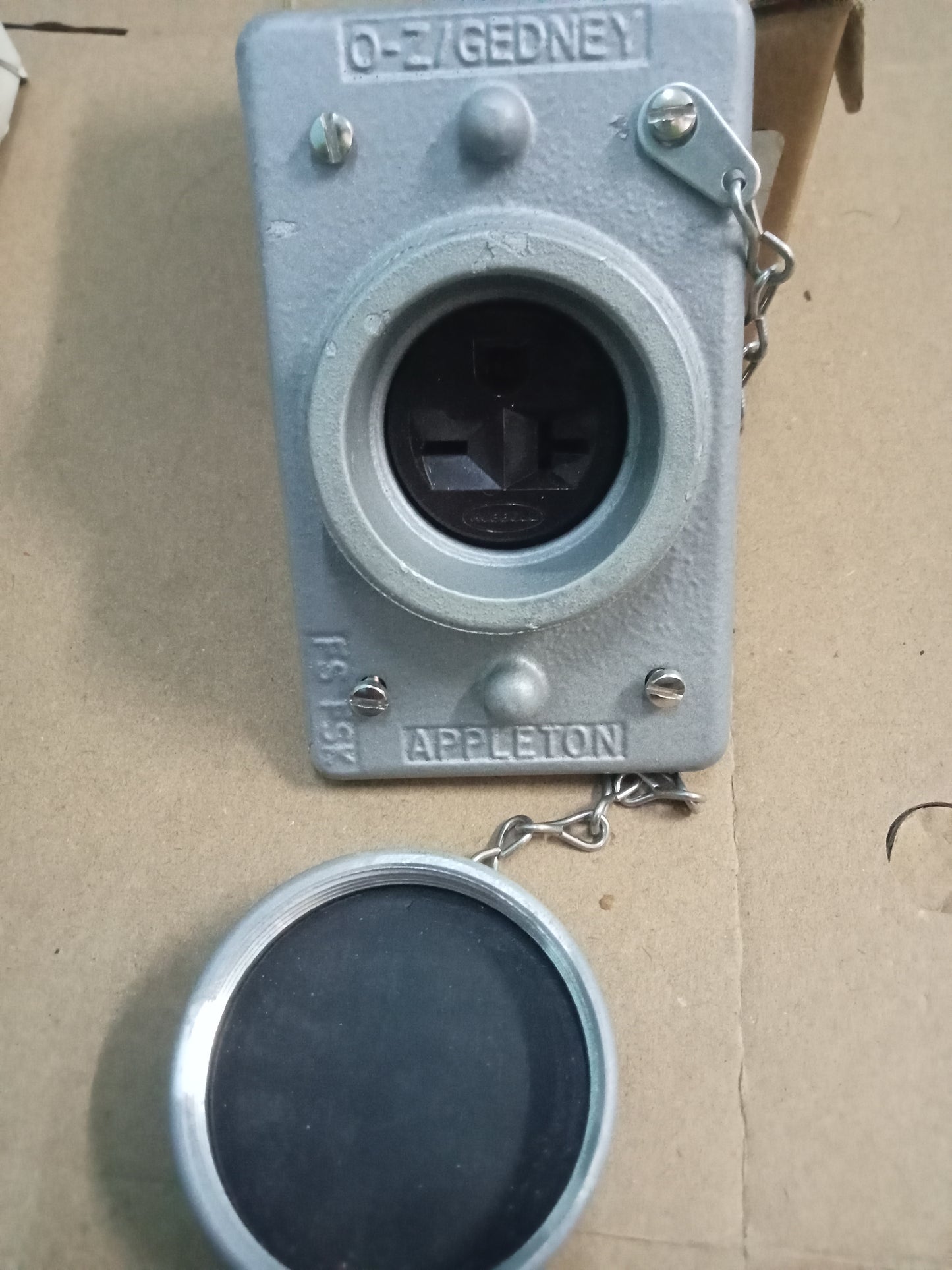 Appleton Electric FSK6-20 Receptacle & Cap 20A 250V