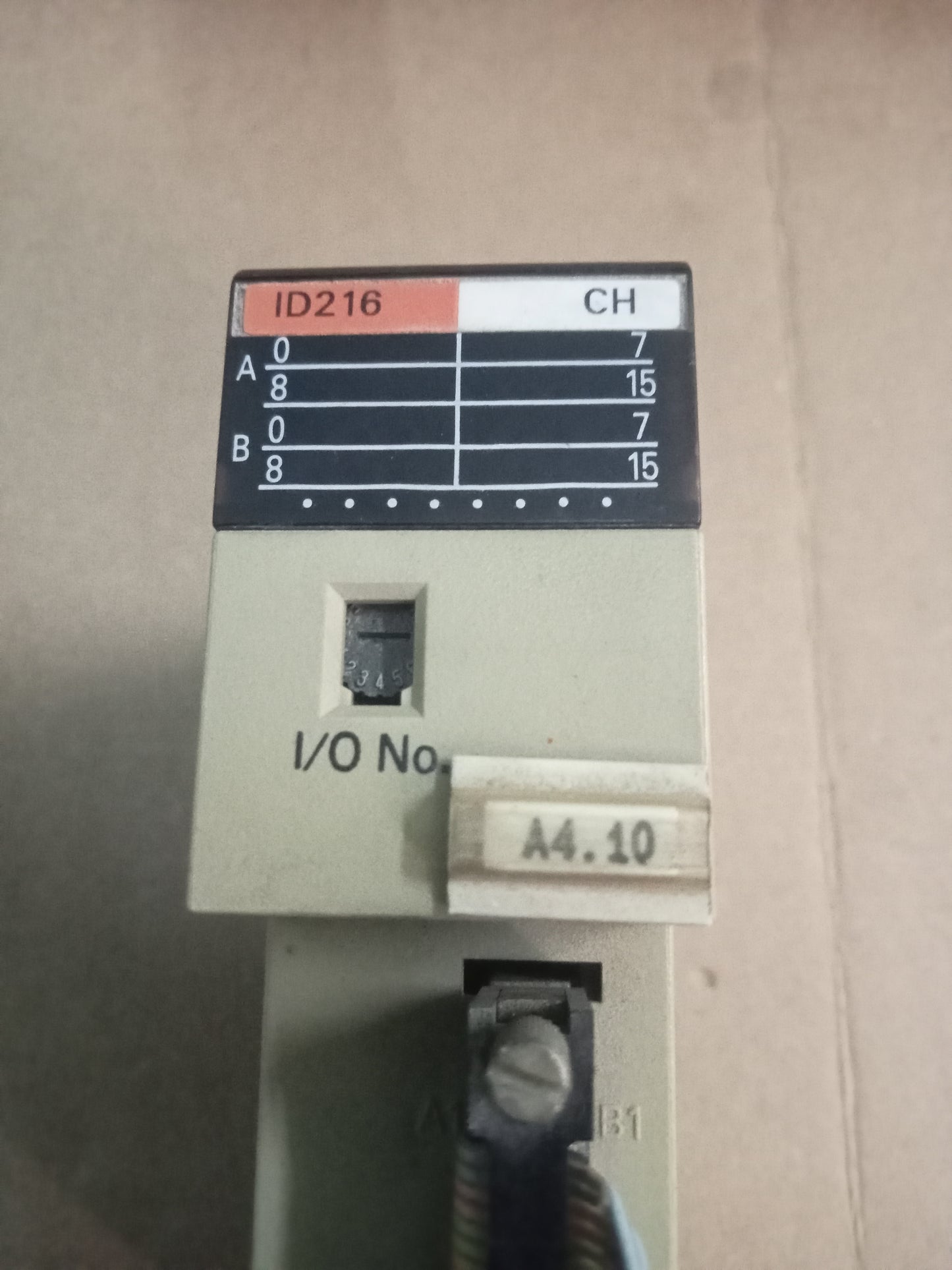 OMRON C200H-ID216 input unit 24VDC4.1mA