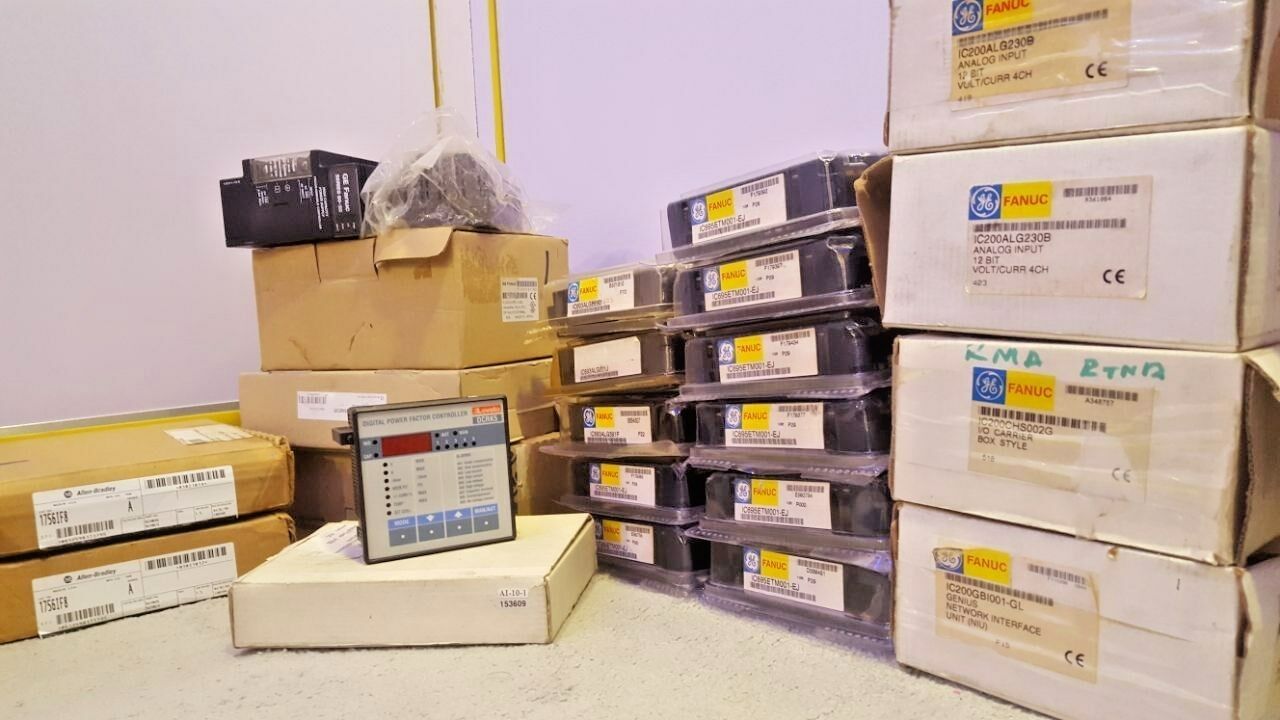 Lovato DCRK 5 Digital Power Factor Controller