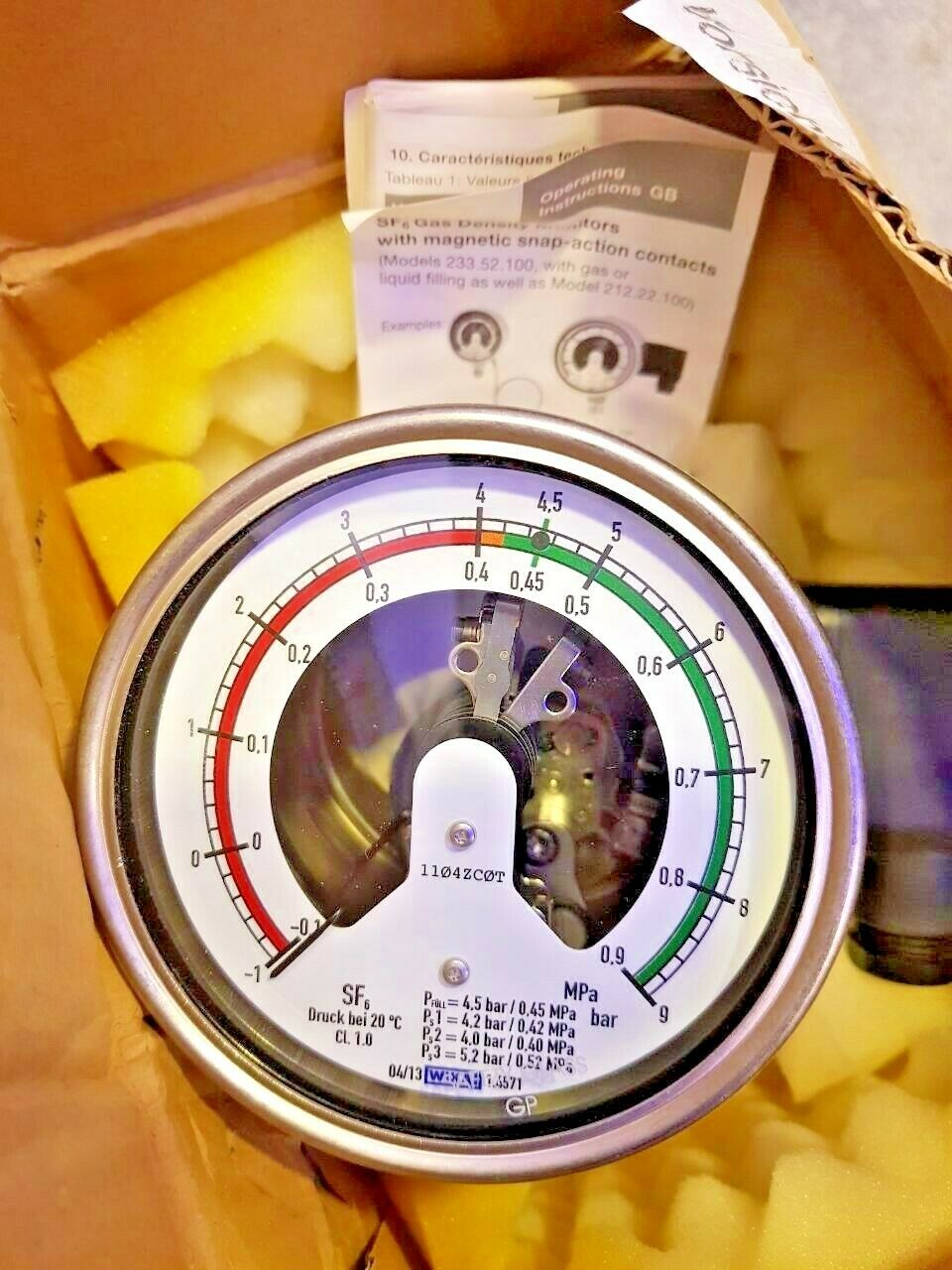 WIKA 14059429 SF6 Gas Pressure and Temperature Measurement -1/+9 BAR