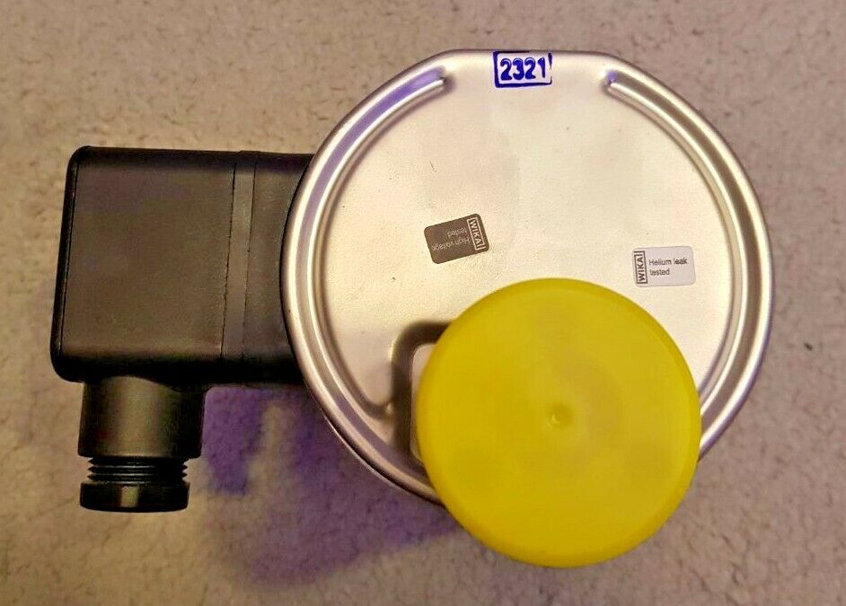 WIKA 14059429 SF6 Gas Pressure and Temperature Measurement -1/+9 BAR