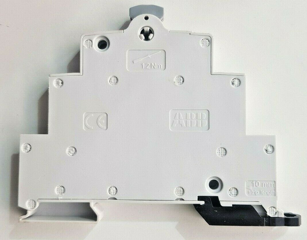 ABB E215-16-11B    16A 250V (Lot of 10 Pieces)